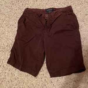 American Eagle maroon shorts